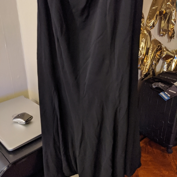 Dress - Picture 8 of 8